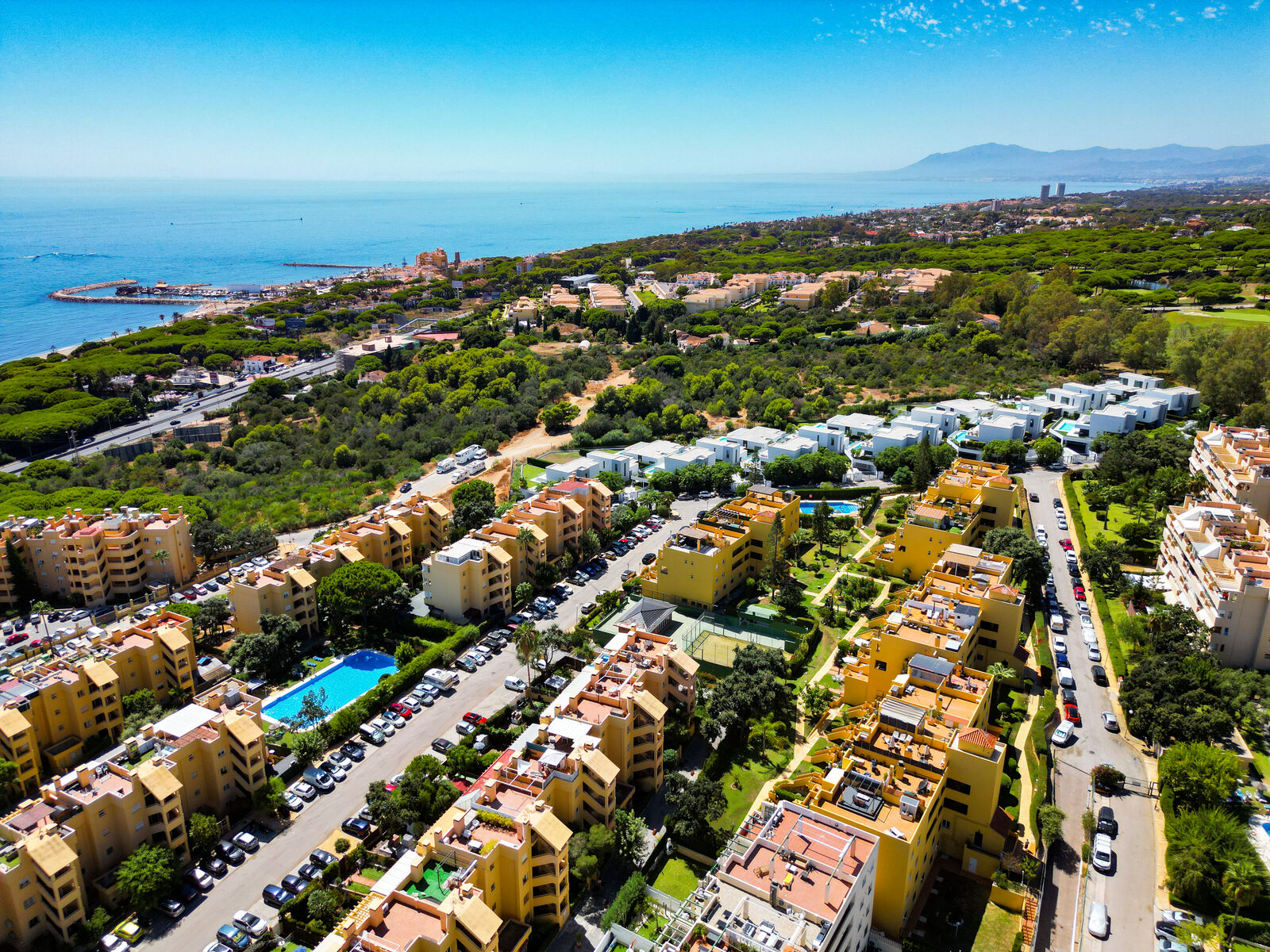 Penthouse with 80 m² Solarium, Calahonda | Echelon Estates