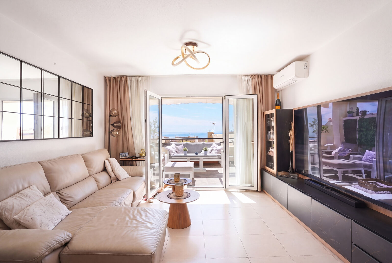 Penthouse with 80 m² Solarium, Calahonda | Echelon Estates