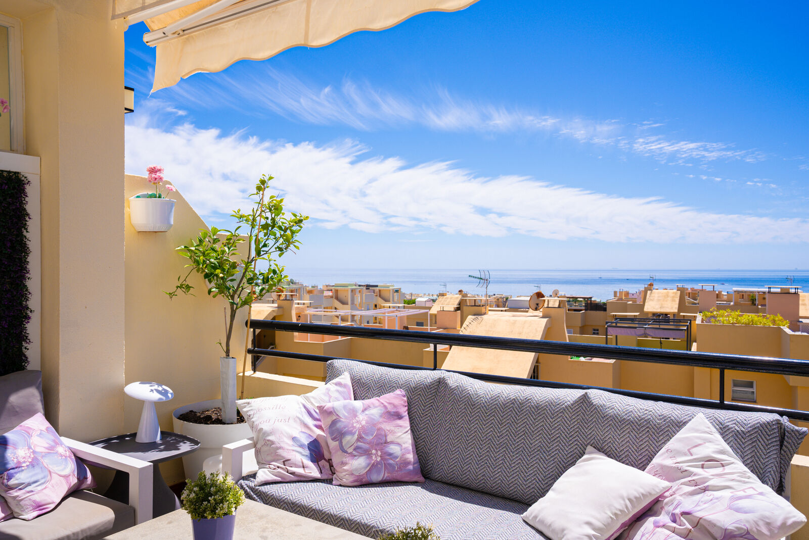 Penthouse with 80 m² Solarium, Calahonda | Echelon Estates